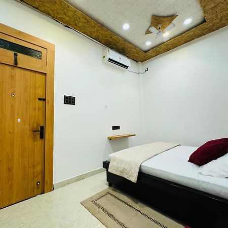 Aura Homestay Benares Buitenkant foto